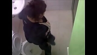 aliyah kurnia mesum d wc viral