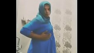 aunty changing