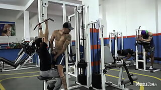 antonio monollacockissing a hot spanish big white ass girl after a workout