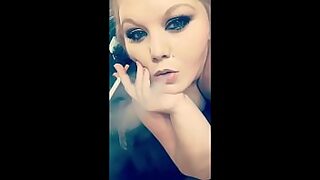 18 year old showing you how to cum just by using your hands