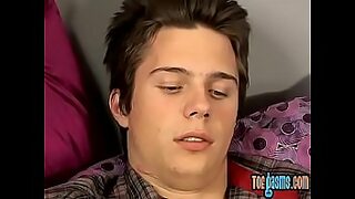 1 girl 4 boys at a time 1 in moutn 2 in vagina 1 in 2 hole