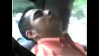 1080p un ouvrier costaud sest fait prendre en train de se branler dans un escalier