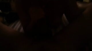 1080p un ouvrier costaud sest fait prendre en train de se branler dans un escalier