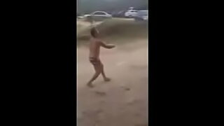 1080p un ouvrier costaud sest fait prendre en train de se branler dans un escalier
