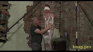a thief act like a security guy