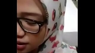 18 year girl viral vedio