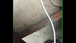1 vs banyk siram pake air kencing di badan