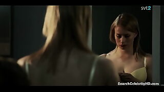 10 sec the naughty boy stripped off moms sari and fucked her hard