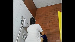 aliyah kurinia di wc