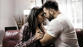 18 year old breaks the seal of the pussy with her step brothers big
