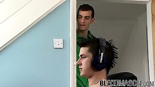 1 girl 4 boys at a time 1 in moutn 2 in vagina 1 in 2 hole
