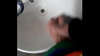 aaja piya tohe pyar do gori baiyan tope war dun