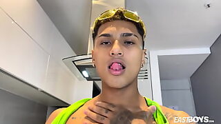 1031 mia khalifa muslim babe jerks off bbc for sciene on loop xnxx com 17 may 2020