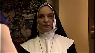 monjas en el convento