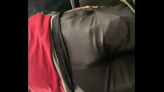 1080p un ouvrier costaud sest fait prendre en train de se branler dans un escalier