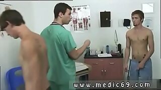 2 army man rapping a girl