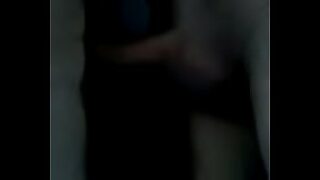 1080p un ouvrier costaud sest fait prendre en train de se branler dans un escalier