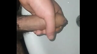 aliyah di wc