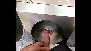 1 girl 4 boys at a time 1 in moutn 2 in vagina 1 in 2 hole