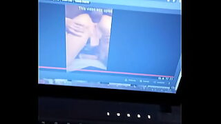 1080p un ouvrier costaud sest fait prendre en train de se branler dans un escalier