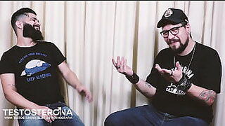 mulher trai o marido ainda zomba dele dando para outro