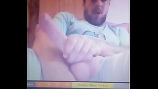 1 girl 4 boys at a time 1 in moutn 2 in vagina 1 in 2 hole