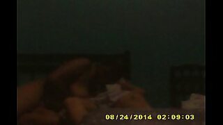1080p un ouvrier costaud sest fait prendre en train de se branler dans un escalier