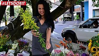 18 year old boy fucking a 20 year old girl