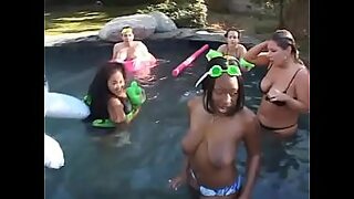 1boy xxx 2girls in pool