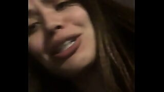 a su hermana dormida y se la folla