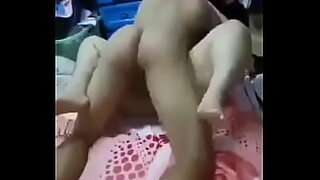 1 vs banyk siram pake air kencing di badan