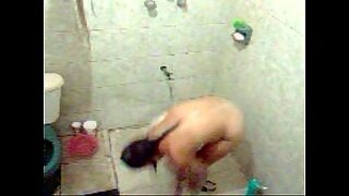 ass bouncing on duck