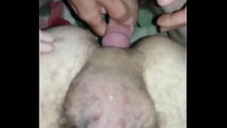 comendo a prima secretamente no banheiro