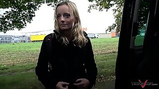 1 girl 4 boys at a time 1 in moutn 2 in vagina 1 in 2 hole