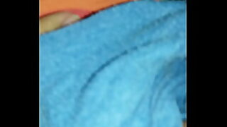amigo dejo a su novia caliente y sola conmigo asi que nos pusimos a coger a sus espaldas siguenos en