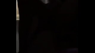 1080p un ouvrier costaud sest fait prendre en train de se branler dans un escalier