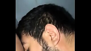 1080p un ouvrier costaud sest fait prendre en train de se branler dans un escalier