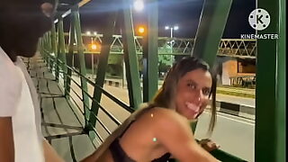 1080p un ouvrier costaud sest fait prendre en train de se branler dans un escalier