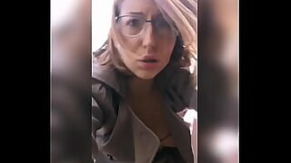 18 year old showing you how to cum just by using your hands