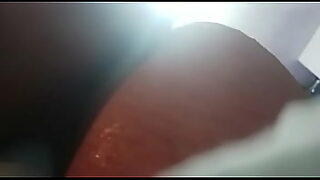 1080p un ouvrier costaud sest fait prendre en train de se branler dans un escalier