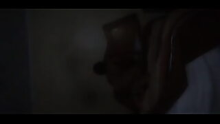 1080p un ouvrier costaud sest fait prendre en train de se branler dans un escalier