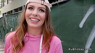 2 grils 1 cap