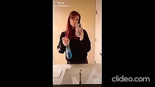 1080p un ouvrier costaud sest fait prendre en train de se branler dans un escalier