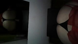 espiando a mi hermana se masturbo