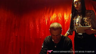 la cougar en chaleur sara jay la bite de sa colocataire avec sa chatte mature avant de sortir sa sangle et de bourrer son petit trou du cul jusqua ce quil jouisse video complete et sara