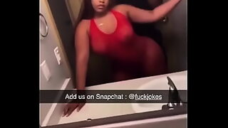 ass shaking pawg