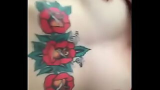 amigo dejo a su novia caliente y sola conmigo asi que nos pusimos a coger a sus espaldas siguenos en