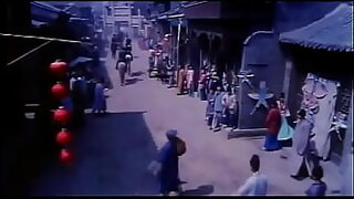 chi dang ngu em trai vo phong xin dit