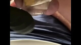 madchen pissen sich in ihre hose