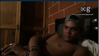 abuela con chico joven